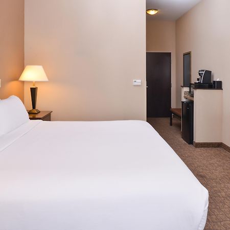 Holiday Inn Express & Suites Bridgeport By Ihg Exterior foto
