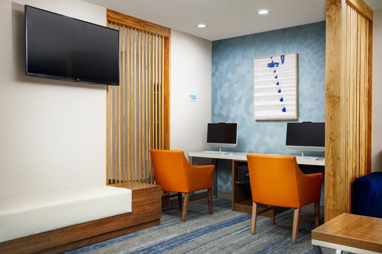 Holiday Inn Express & Suites Bridgeport By Ihg Exterior foto