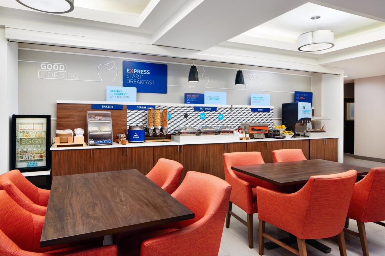 Holiday Inn Express & Suites Bridgeport By Ihg Exterior foto