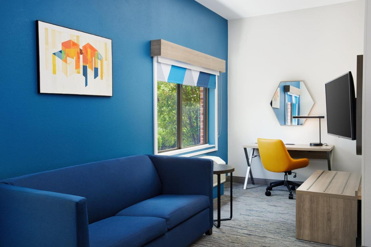 Holiday Inn Express & Suites Bridgeport By Ihg Exterior foto