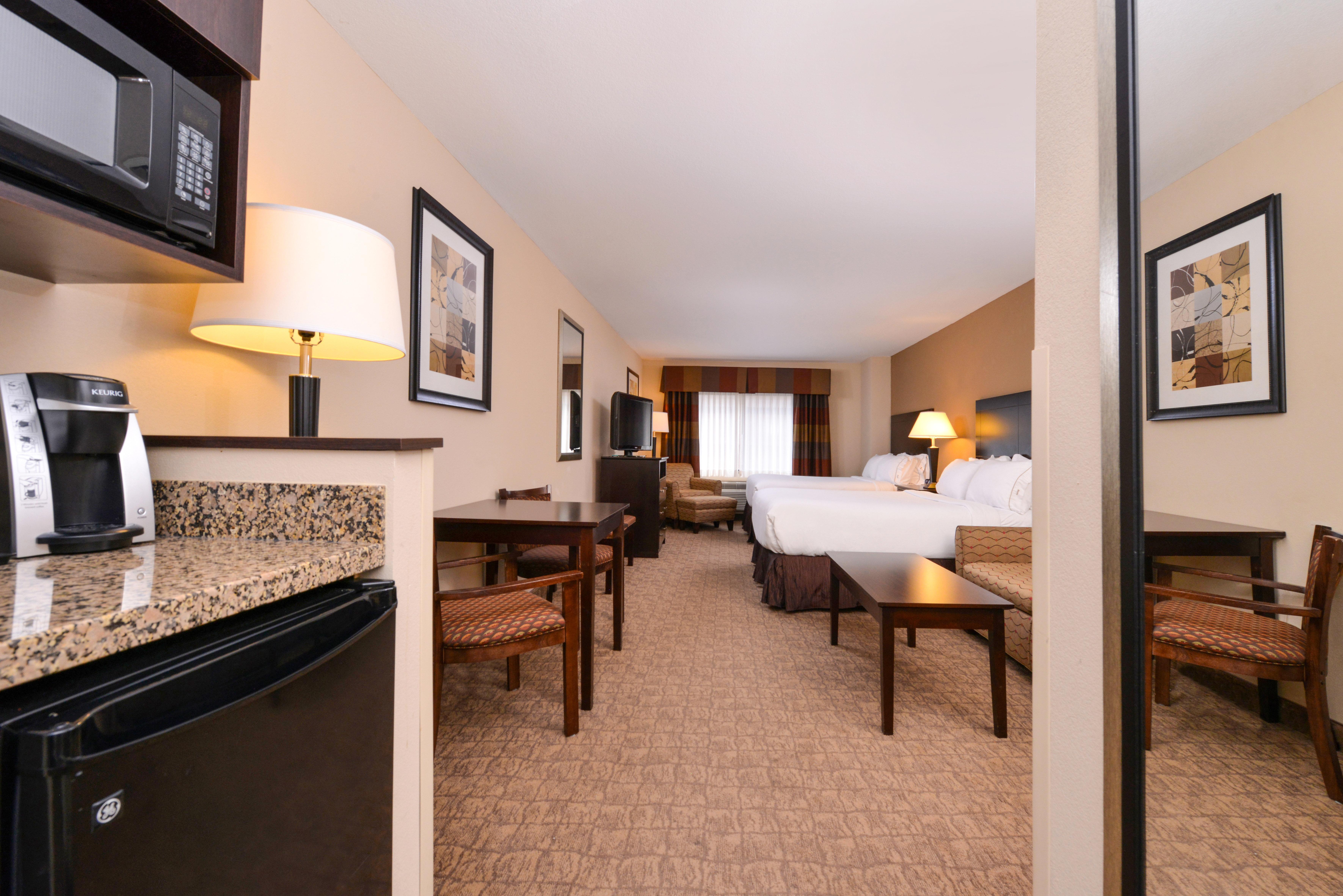 Holiday Inn Express & Suites Bridgeport By Ihg Exterior foto