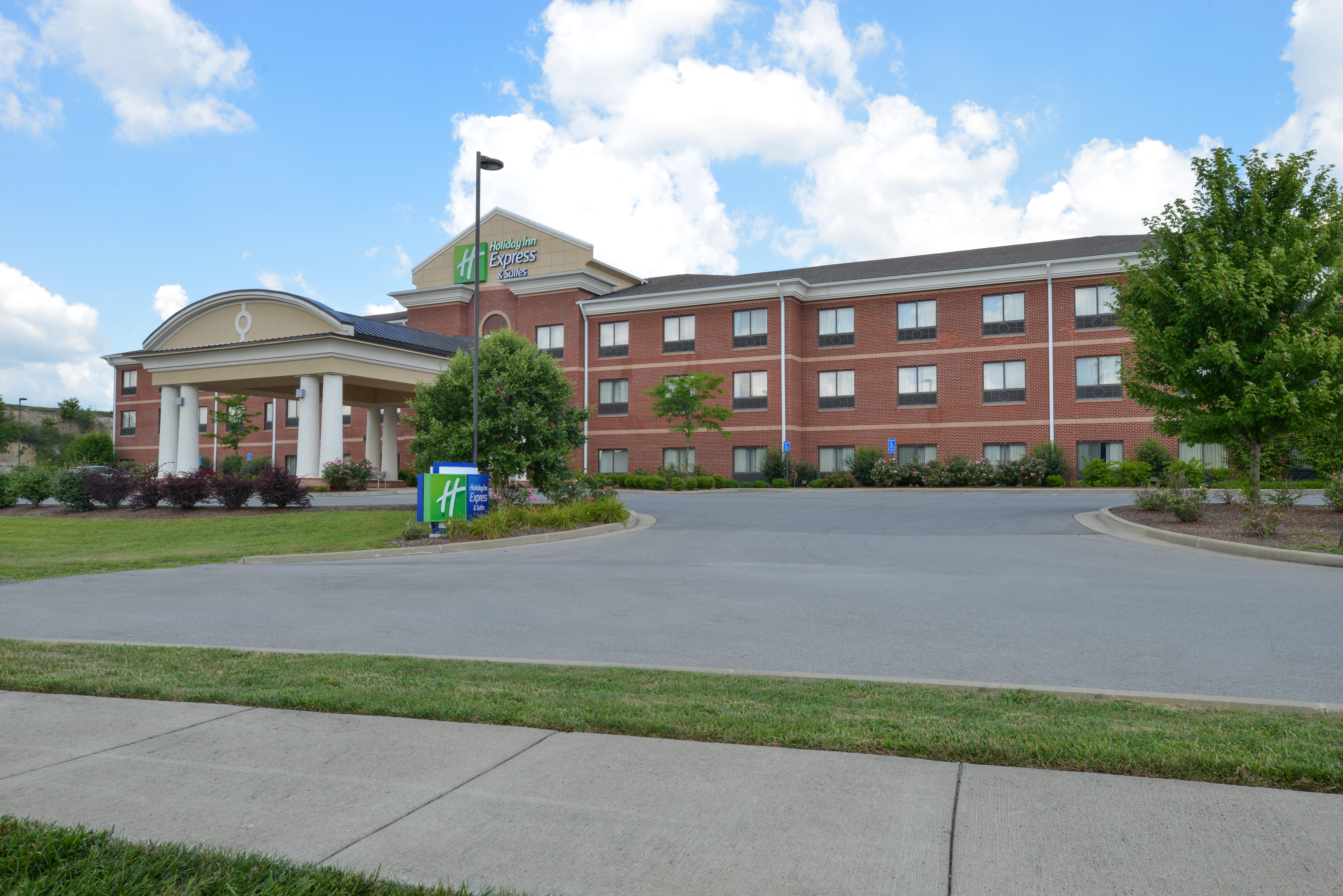 Holiday Inn Express & Suites Bridgeport By Ihg Exterior foto