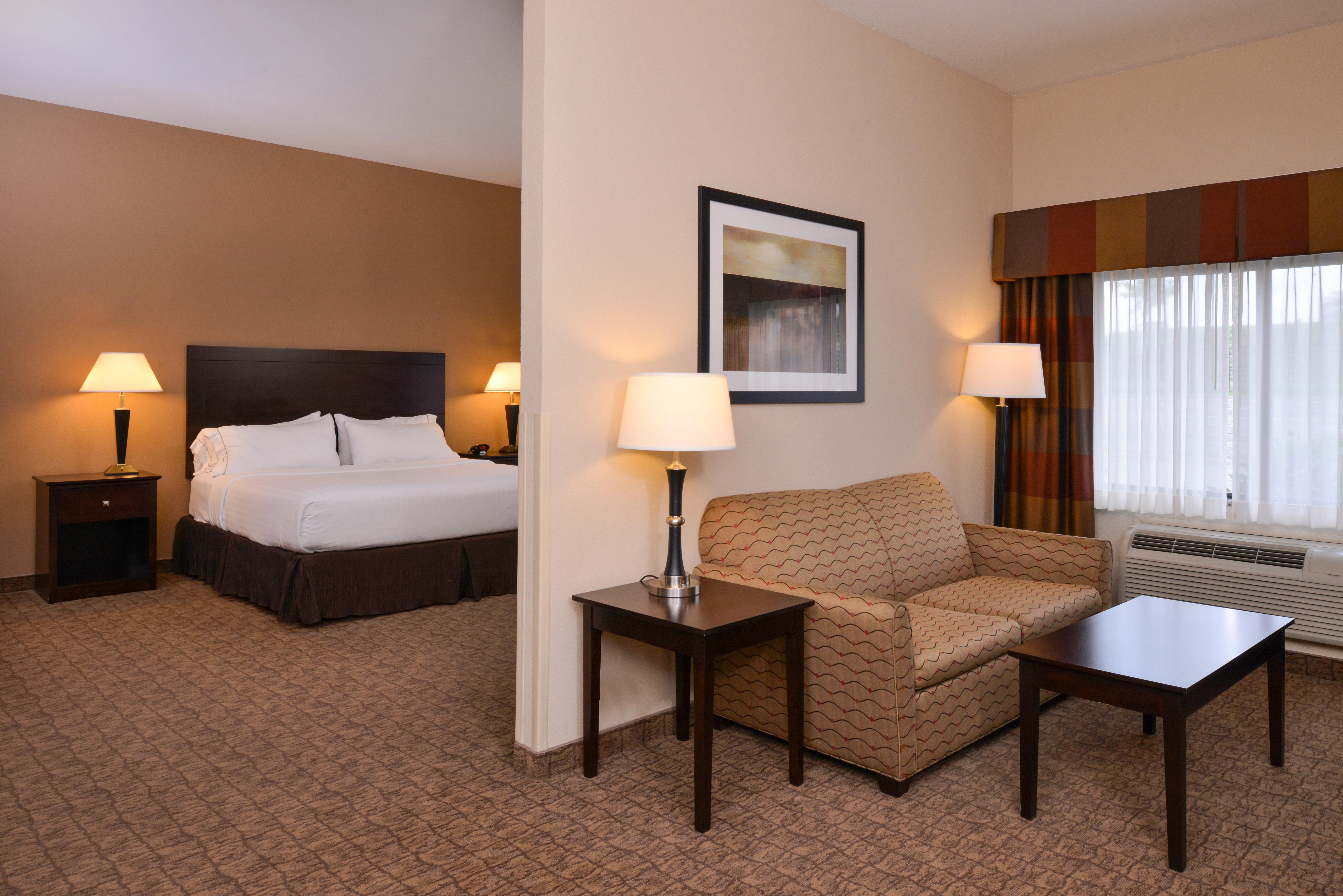 Holiday Inn Express & Suites Bridgeport By Ihg Exterior foto